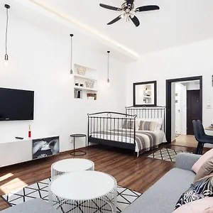 Of The Kings - Old Depot Apartment